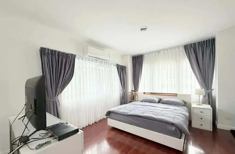 3 Bedroom Spacious 88 Land And Houses Hillside House