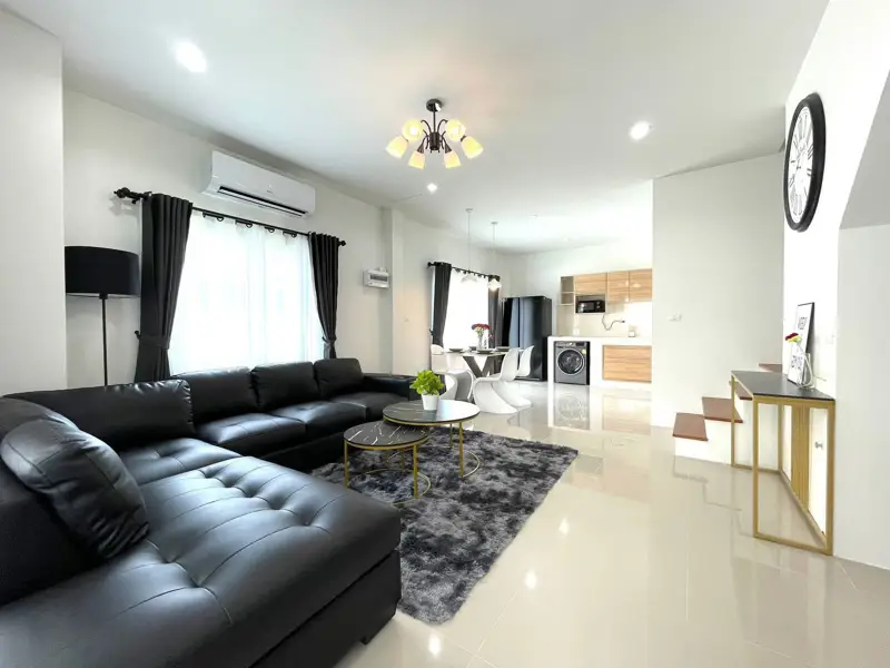 3 Bedrooms 3 Bathrooms Cozy House In Chalong for rent