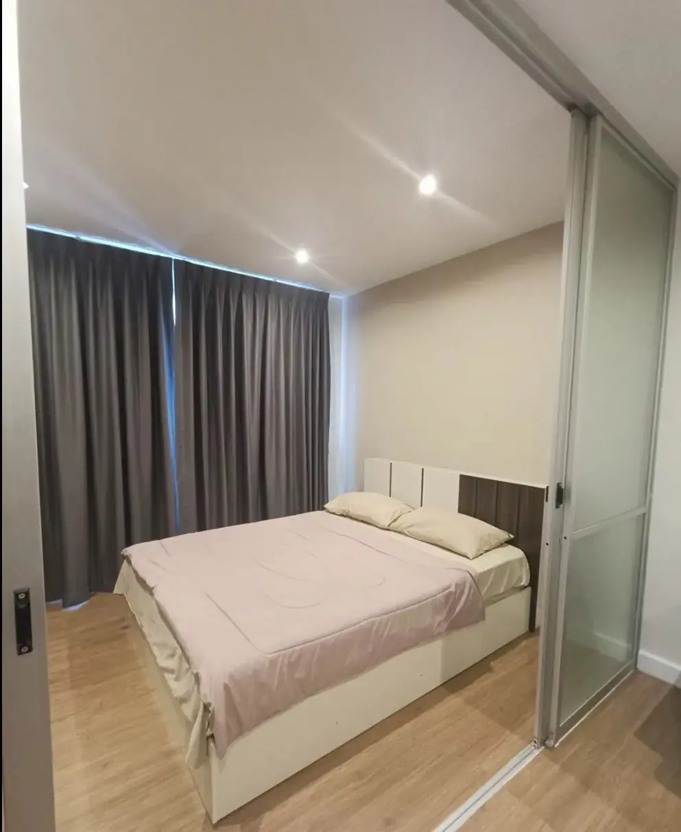 1 Bedroom Modern D Condo Creek Condo