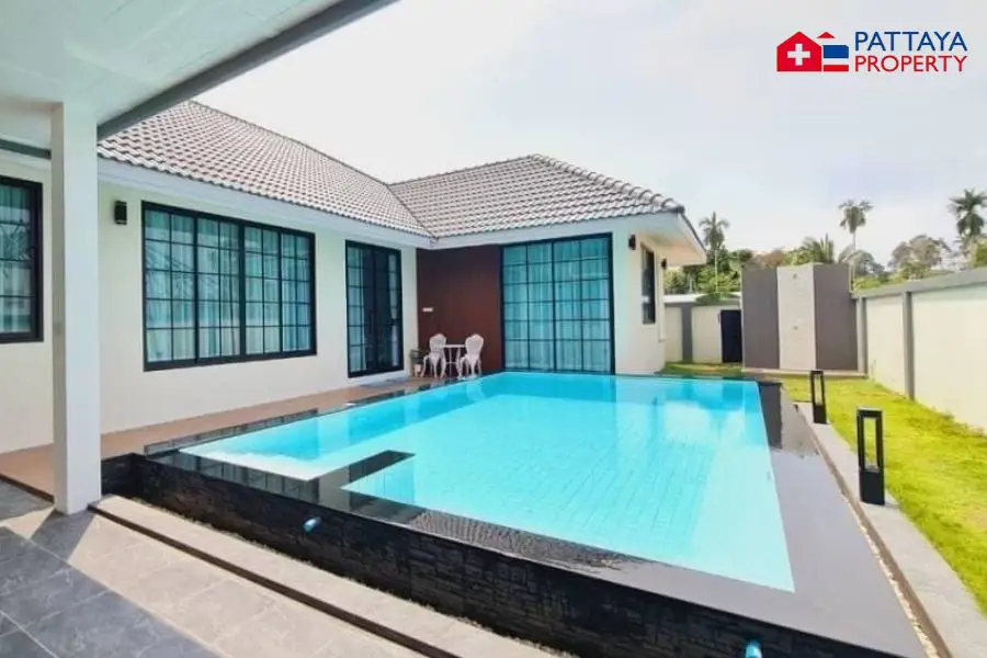 Schritt in den Luxus: Premium Pool Villa zu verkaufen!