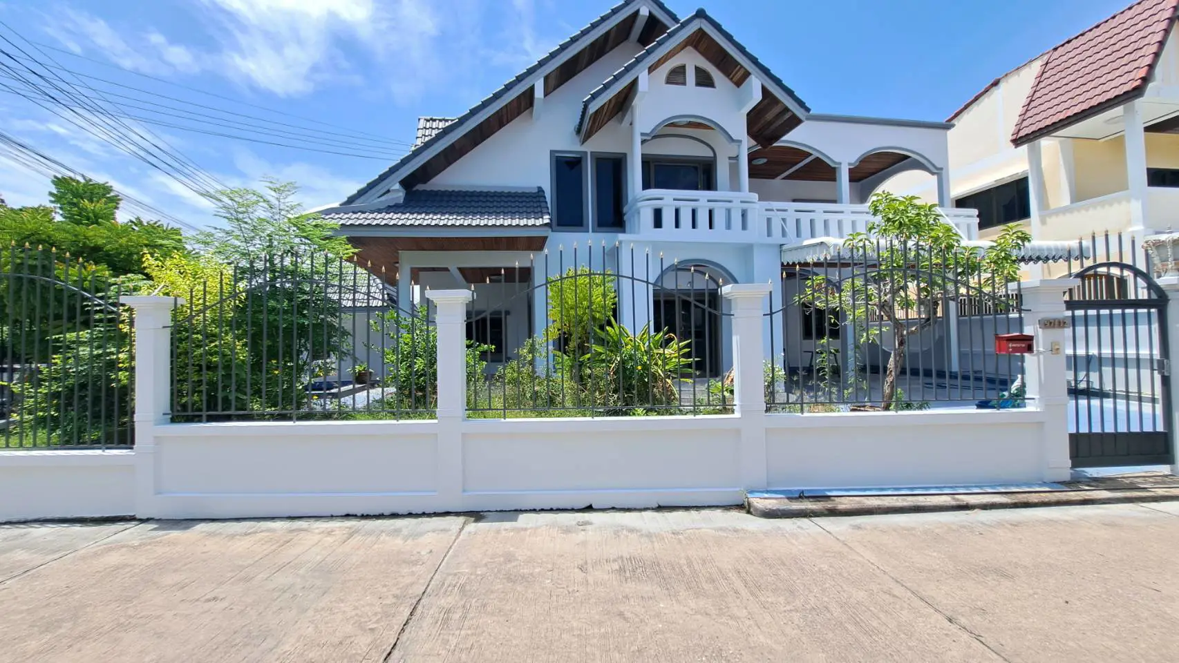 Two-story house in Trakulthong Village, Sriracha 5 Bed for sale