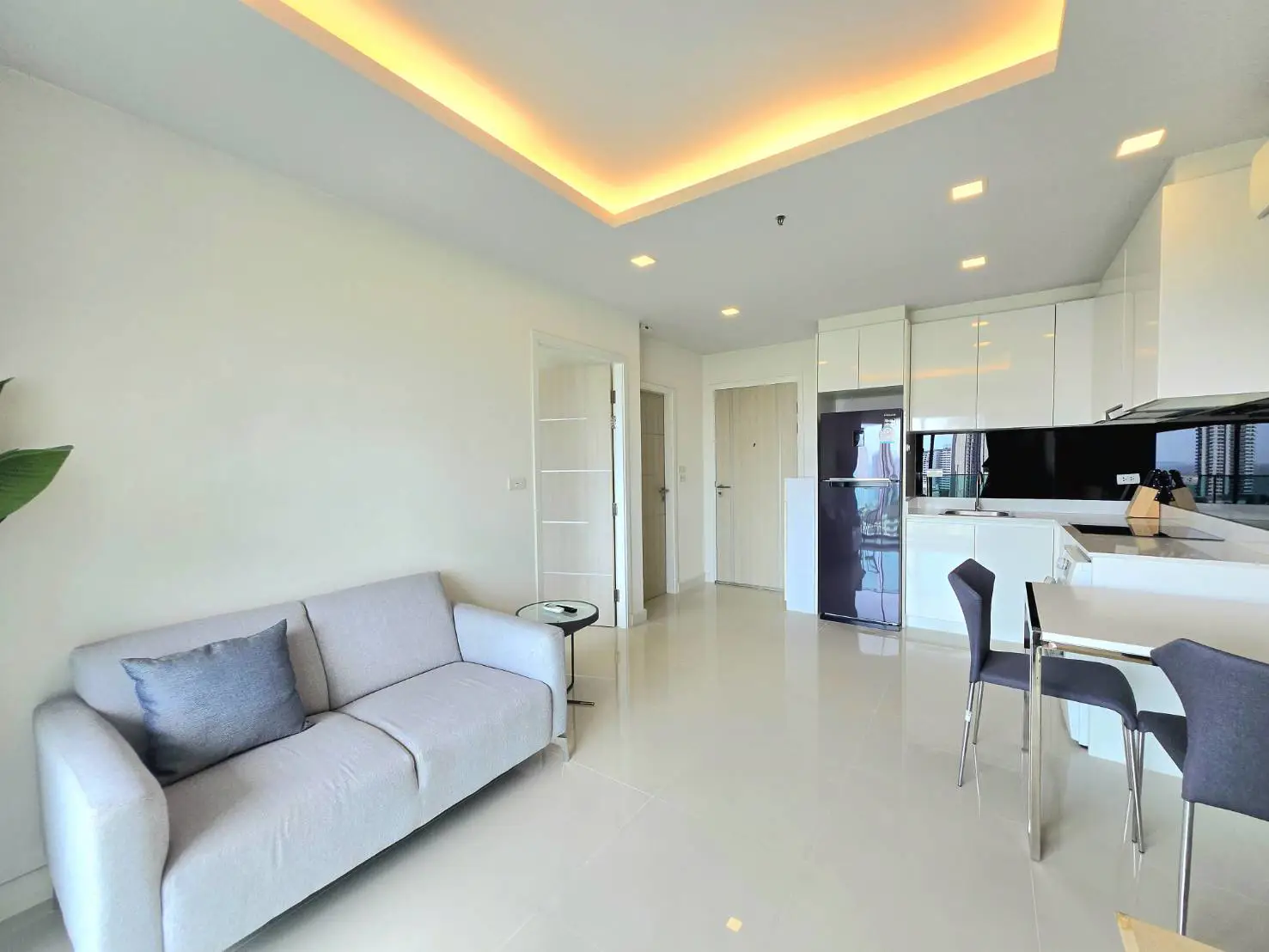 One Tower Patumnak  1 bedroom  1 Bathroom 12 floor  Sea View condo for sale