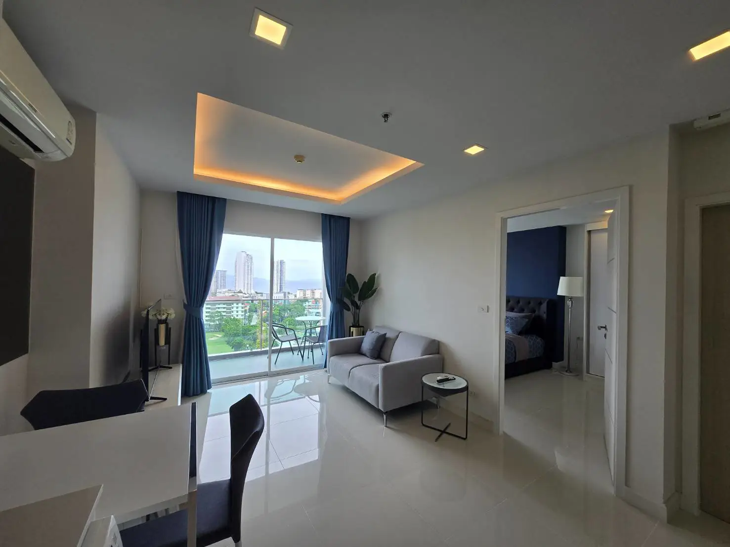One Tower Patumnak  1 bedroom  1 Bathroom 12 floor  Sea View condo for sale