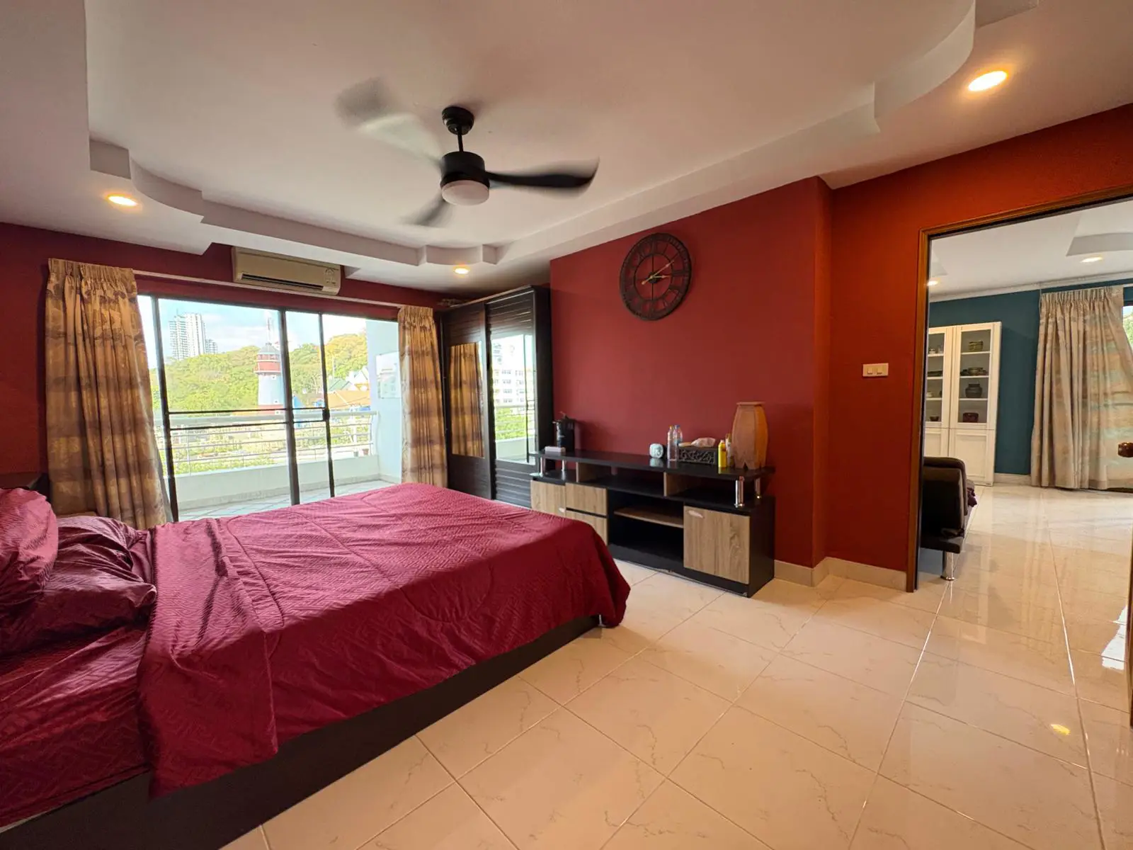 Pattaya Hill Resort Pratumnak 1 Bedroom for sale