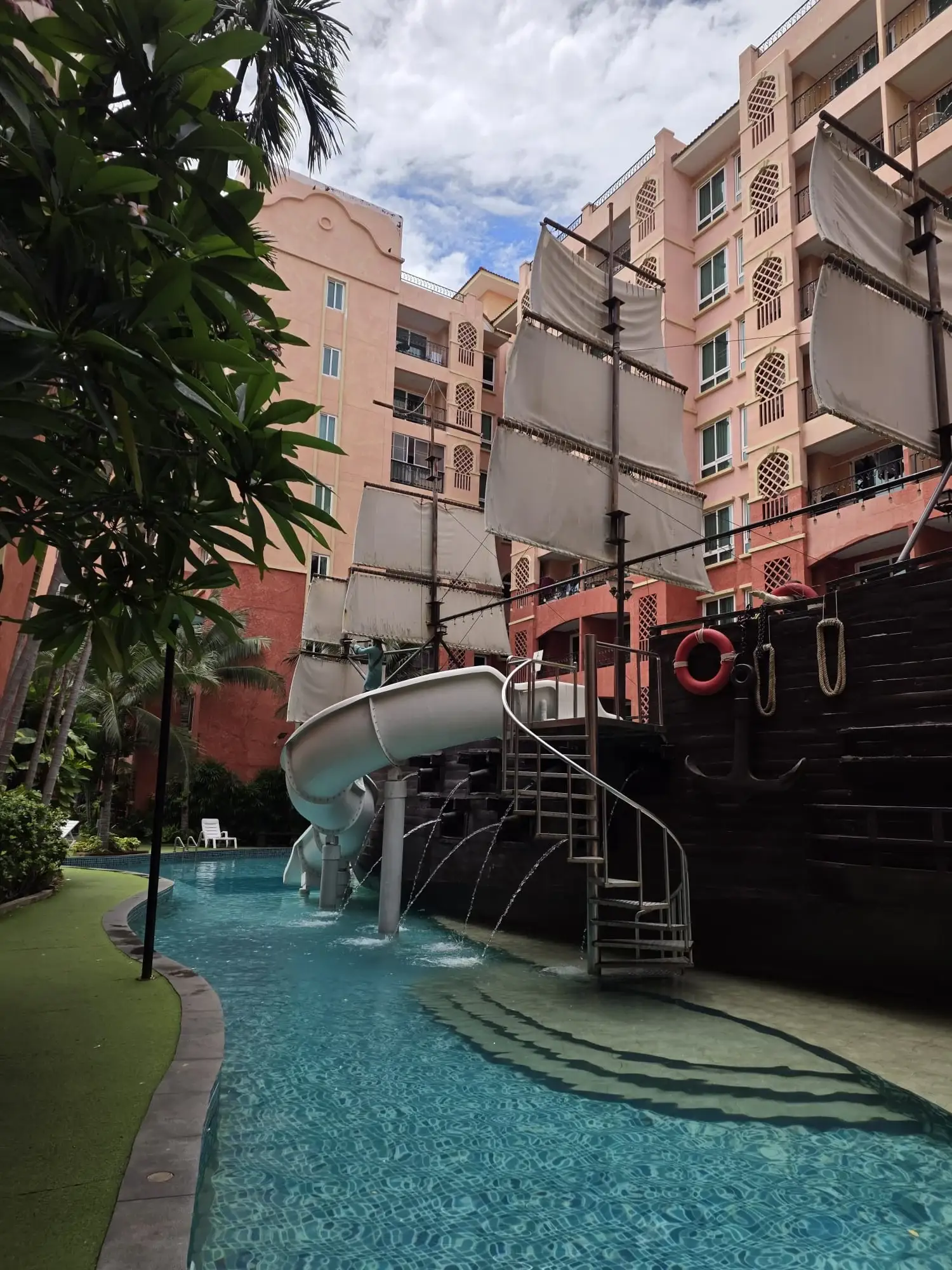 Seven Seas Condo 1 Bedroom For Sale