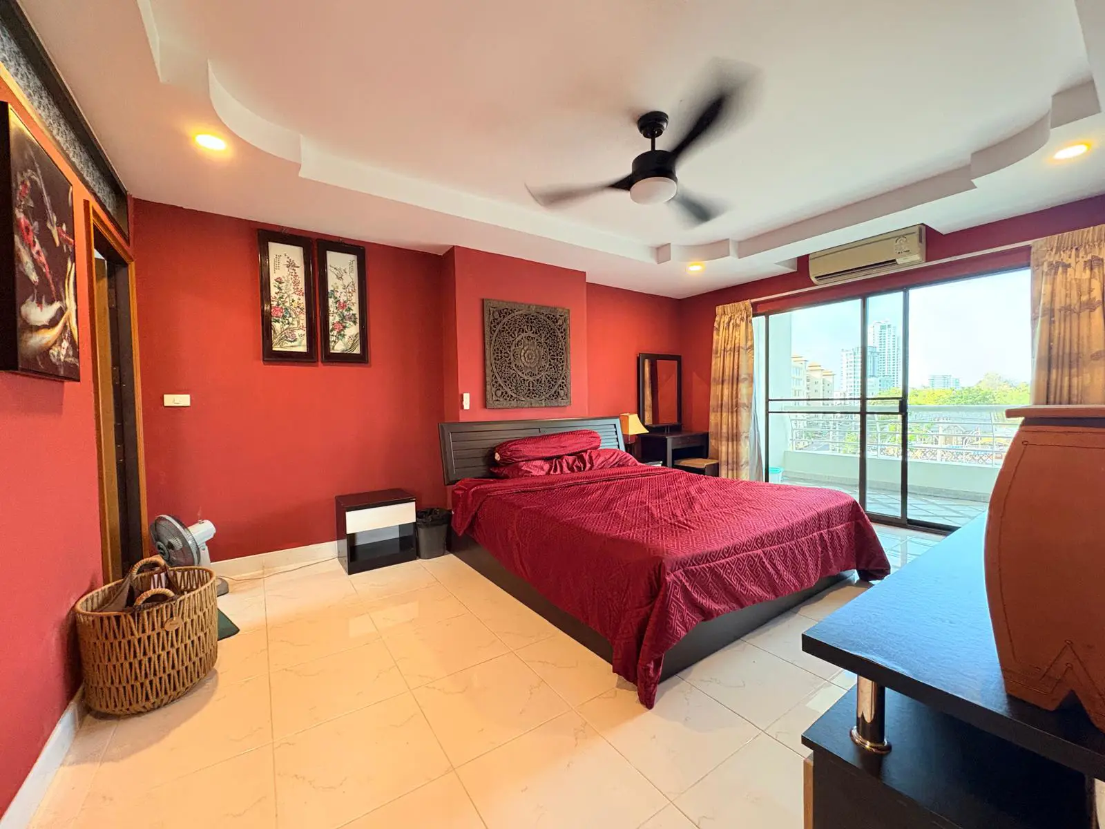 Pattaya Hill Resort Pratumnak 1 Bedroom for sale