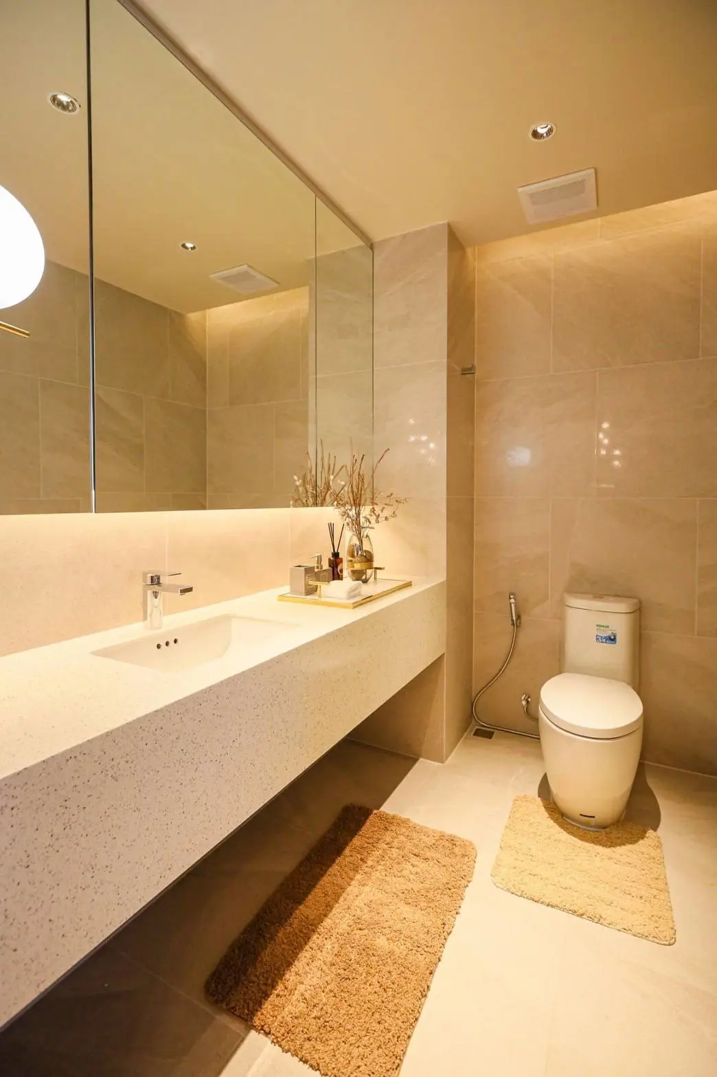 Arom Jomtien condo 2 bed 2 bath 65 sqm for sale