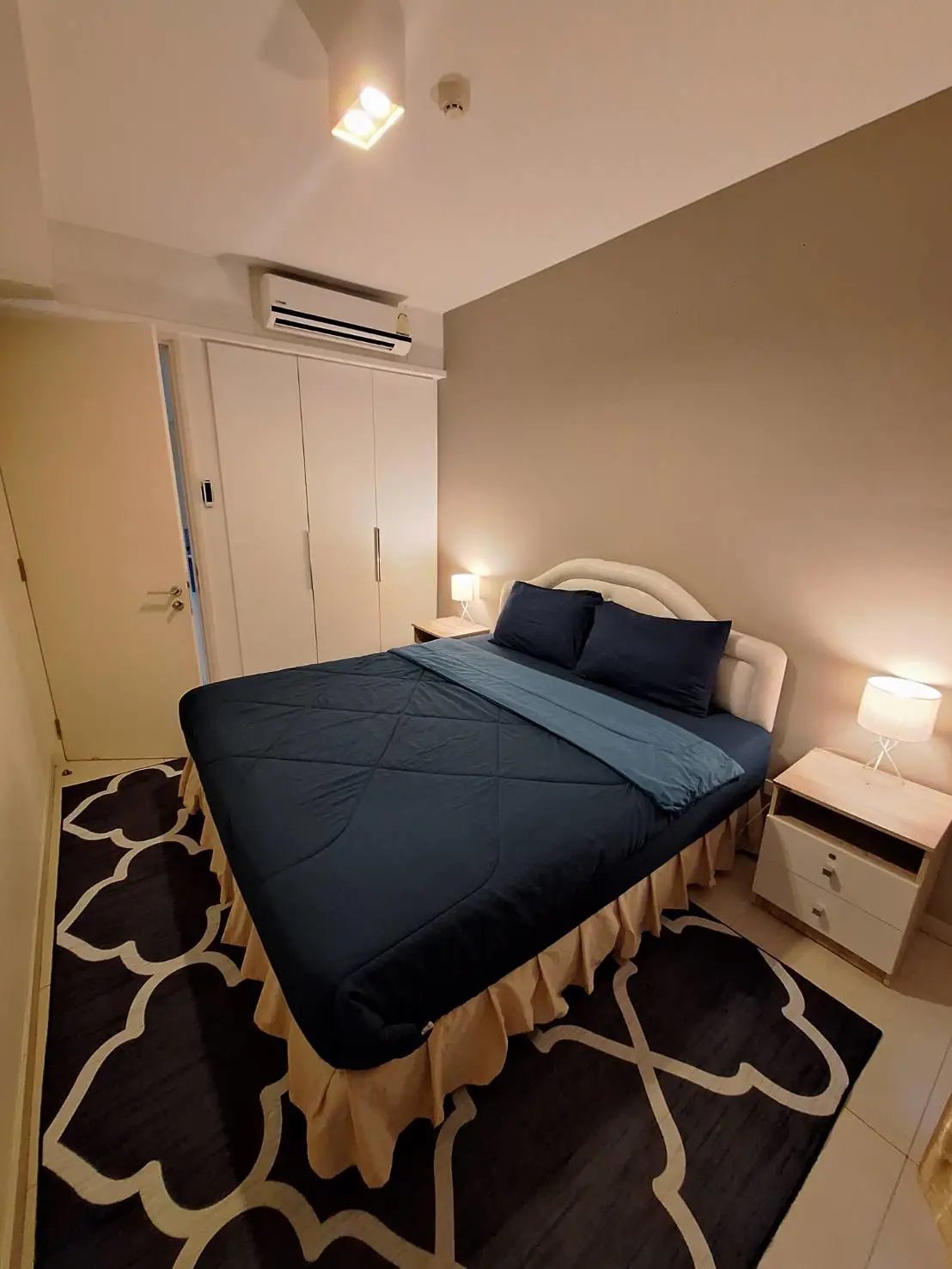 Unixx South Pattaya 1 Bedroom Great view, cool breeze, comfortable living Condo in a great location, easy access, near tourist attractions, restaurants, and shopping malls Fully equipped with amenities: Swimming pool Fitness center