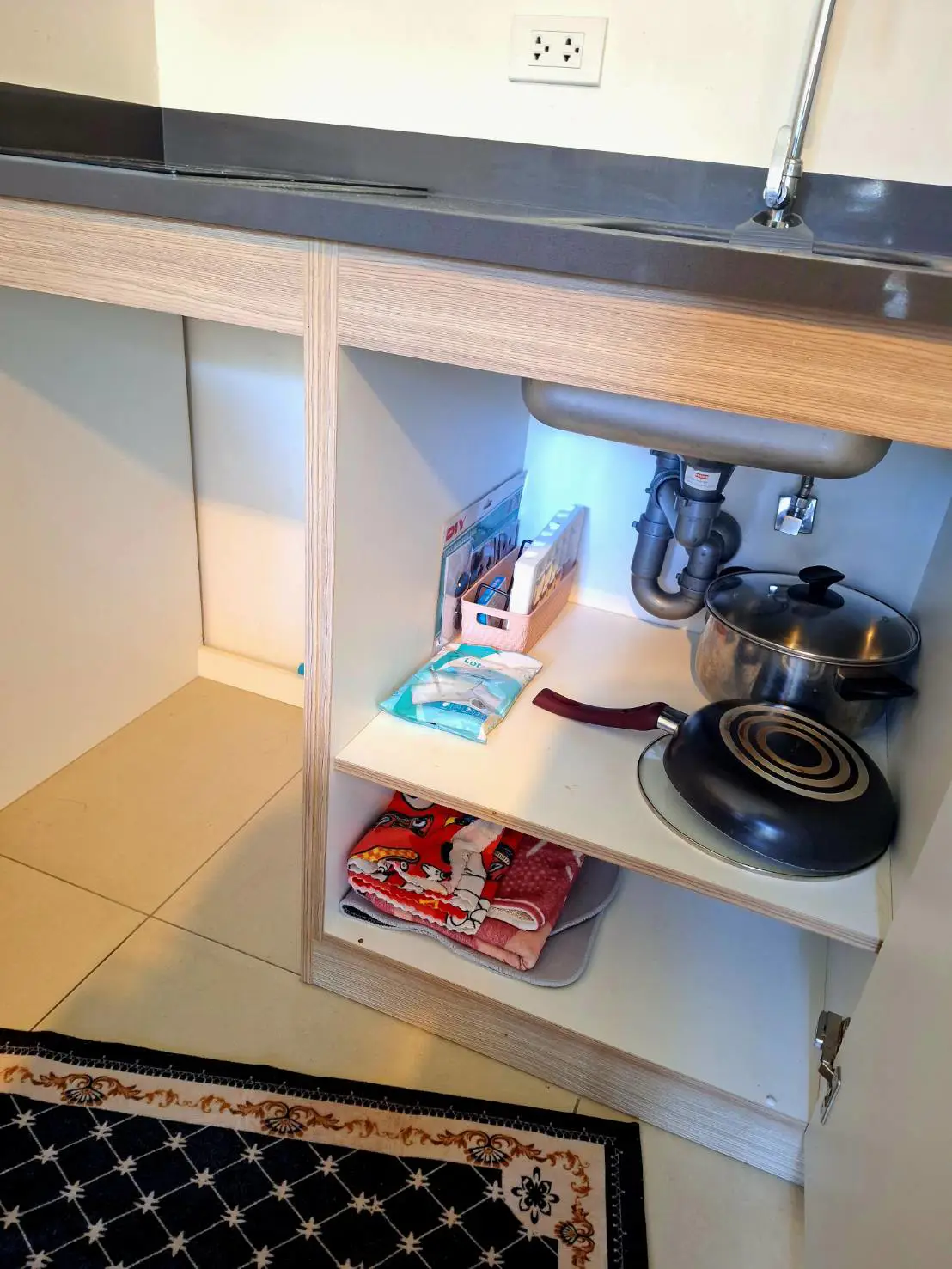 Unixx South Pattaya 1 Bedroom Great view, cool breeze, comfortable living Condo in a great location, easy access, near tourist attractions, restaurants, and shopping malls Fully equipped with amenities: Swimming pool Fitness center