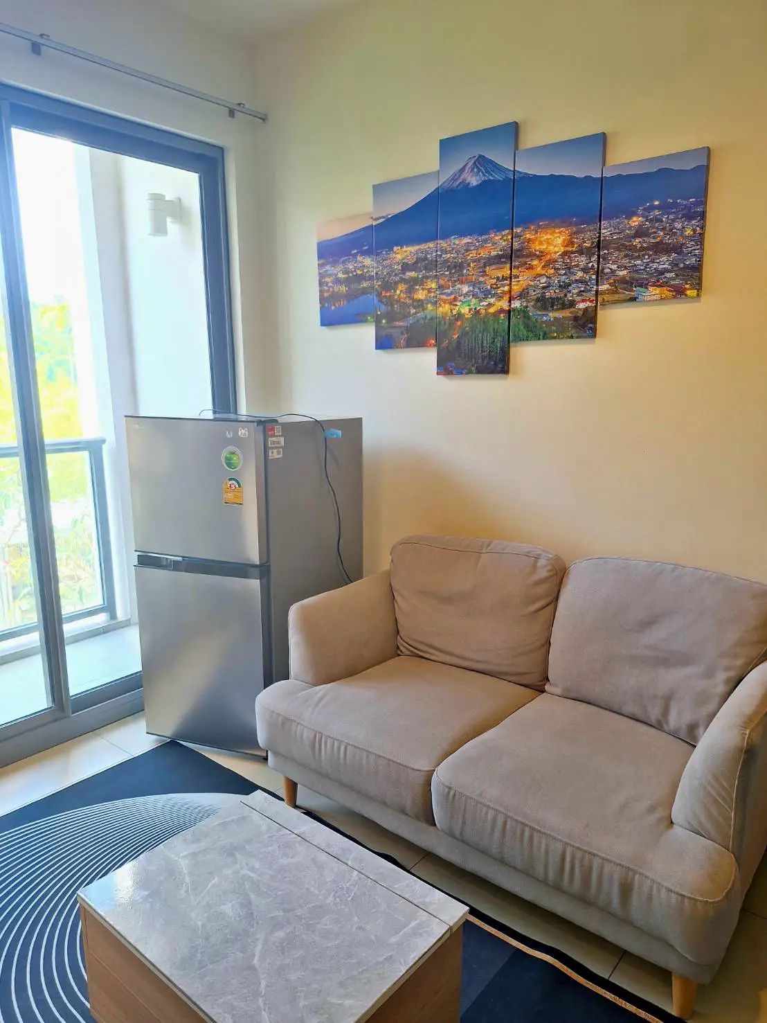 Unixx South Pattaya 1 Bedroom Great view, cool breeze, comfortable living Condo in a great location, easy access, near tourist attractions, restaurants, and shopping malls Fully equipped with amenities: Swimming pool Fitness center