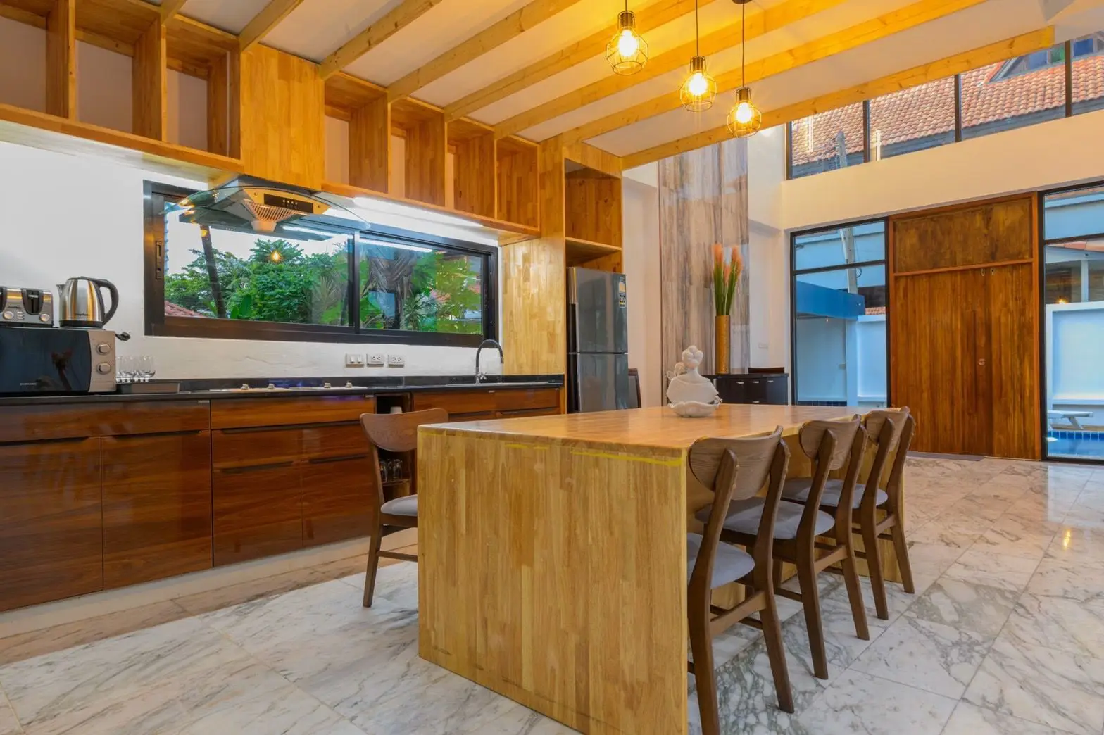 Pool Villa Jomtien for rent Deposit 2 month Advance 1 month  5 Bedroom  4 Bathroom  5 minute to Sukhumvit and 5 minute to the beach