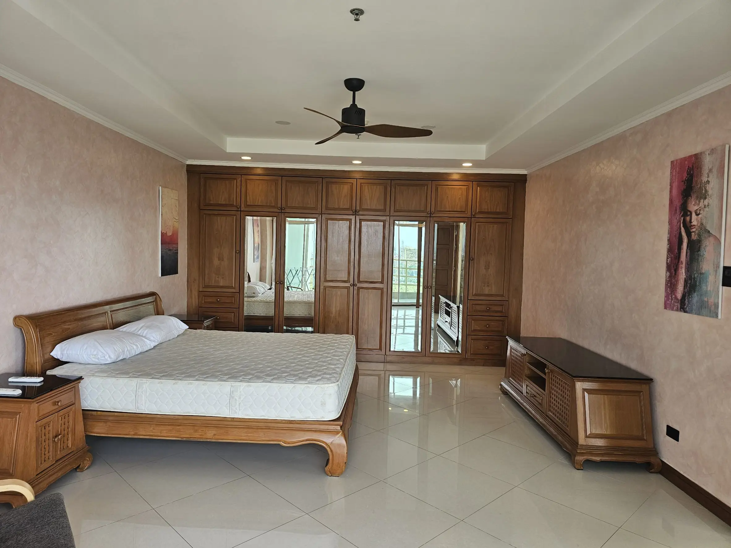 View Talay 5 D  swimming pool, ample parking space, a garden, and a security system for 24 hours