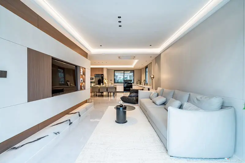 Eakmongkol Thepprasit spacious home opposite Supalai Mare Condo  ​ Land Size: 276 sqm  ​ Living Size: 230 sqm  ​ 6 bedrooms 7 bathrooms