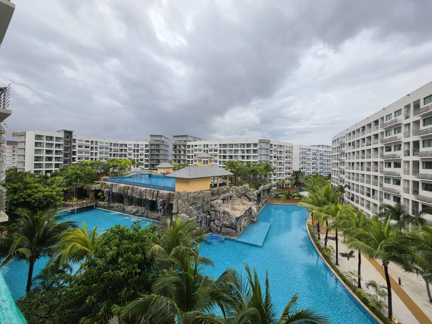Laguna Beach Resort 31 Bedroom for rent
