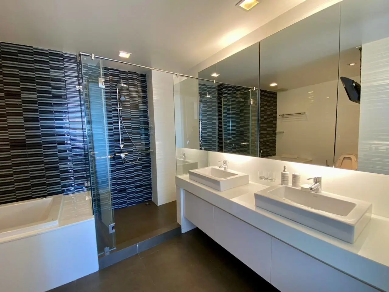 Saranchol Condominium 2 Bedroom for rent