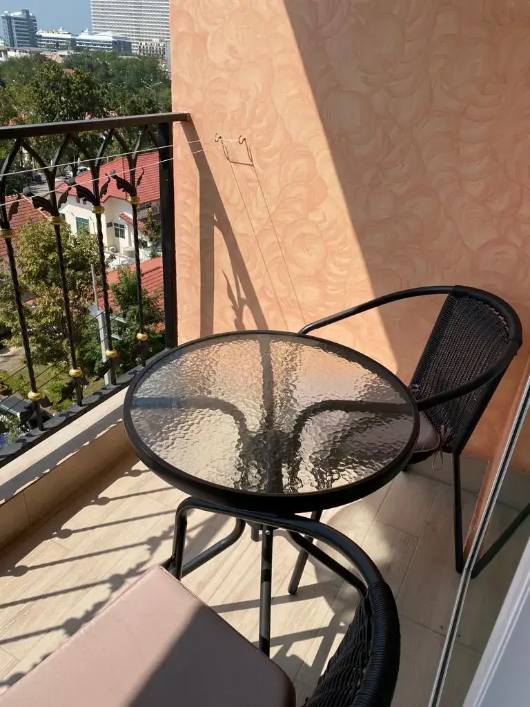 Seven Seas Condo 1 Bedroom For Sale