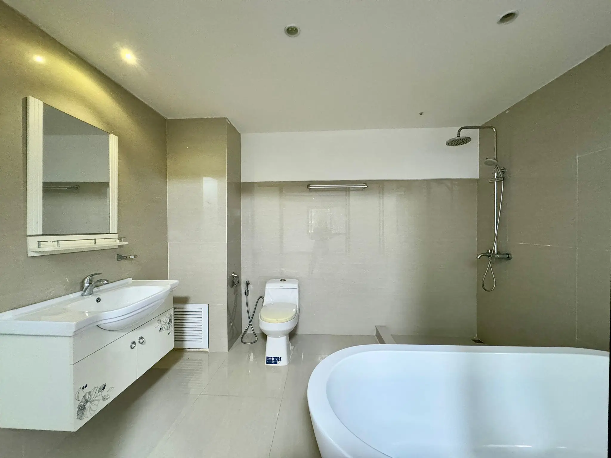 Grand Condotel Village 8 Bedroom for sale