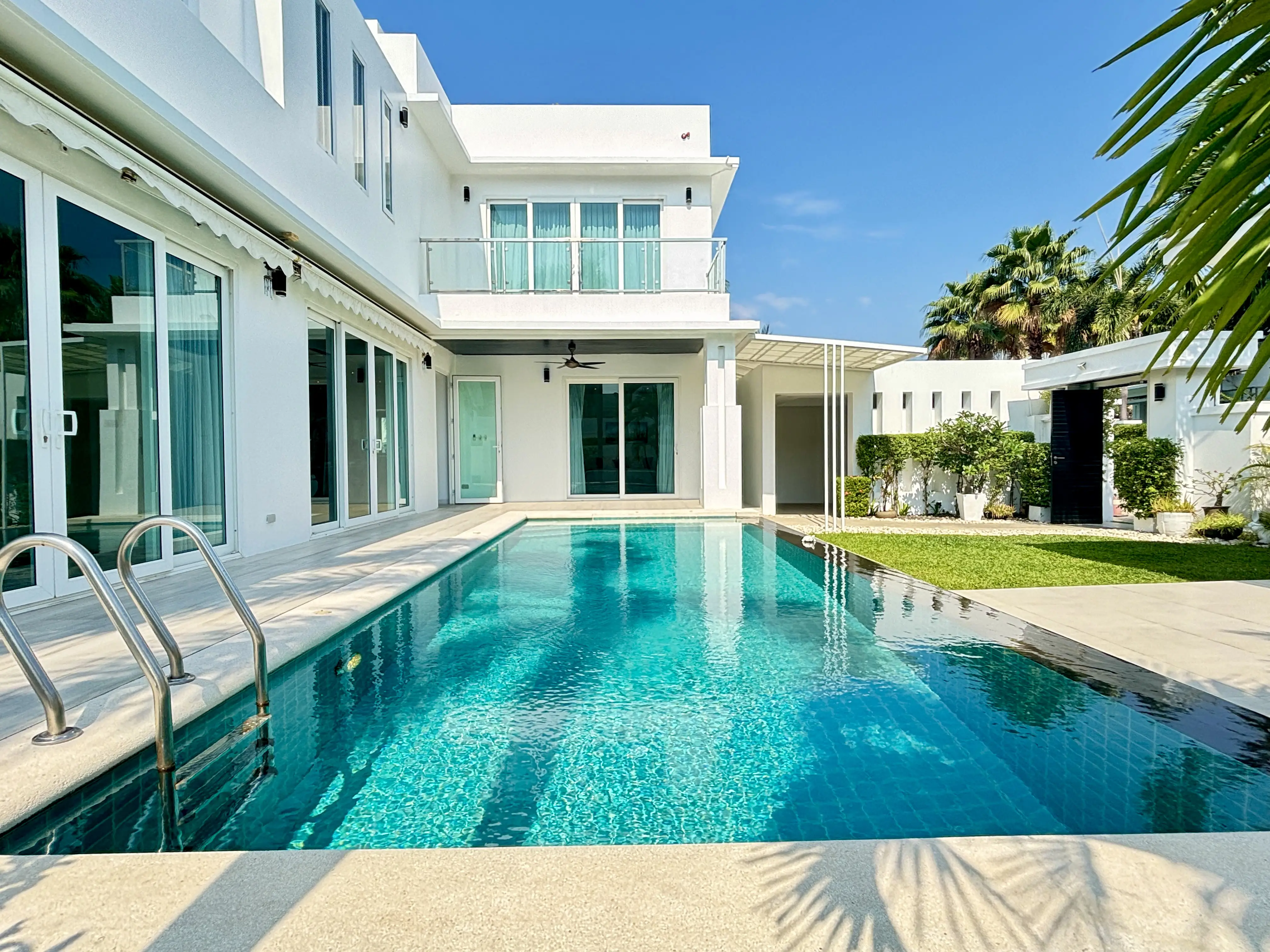 Plam Oasis Villa 4 Bedroom for sale