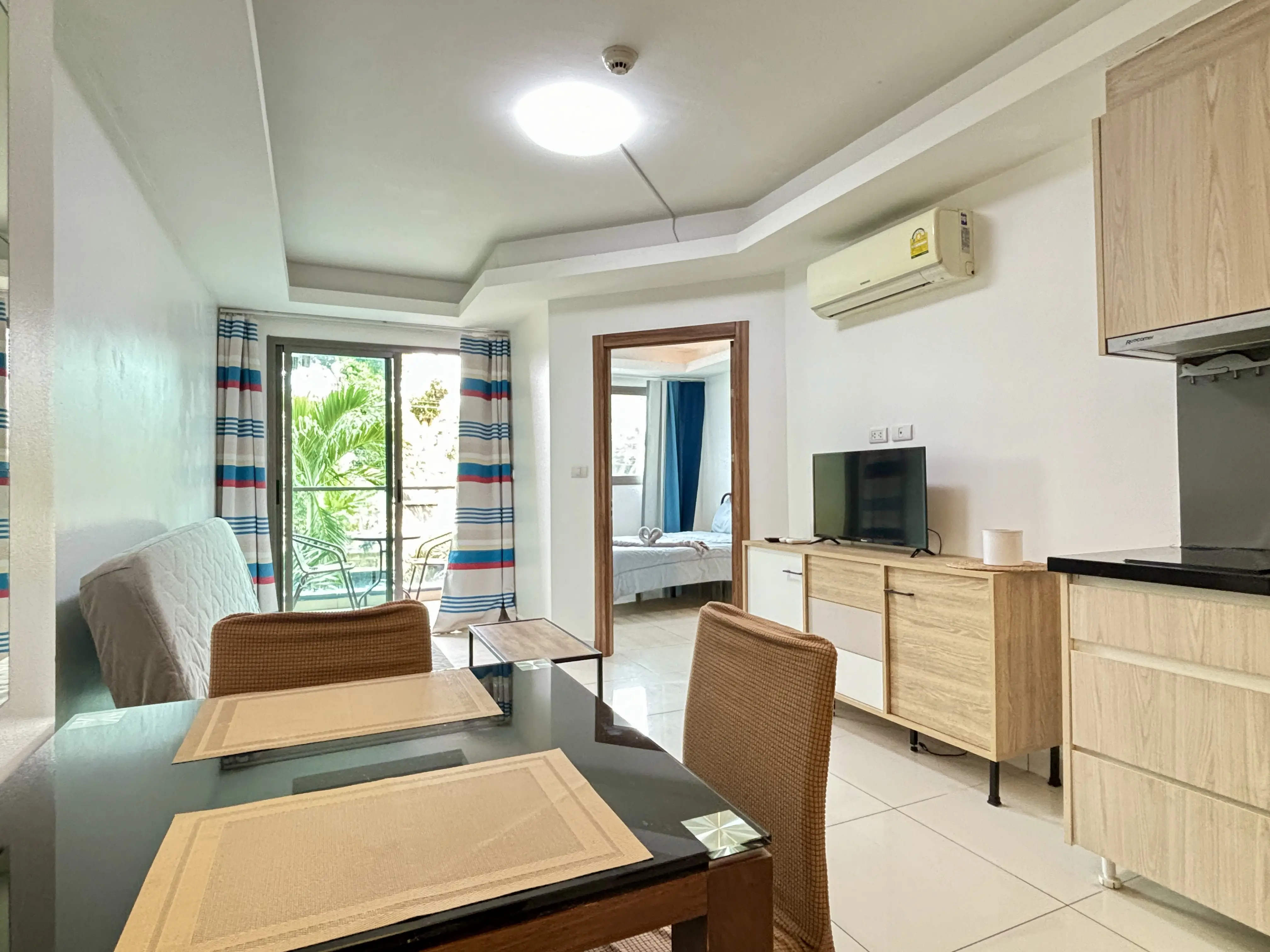 1 Bedroom  Size: 37 sq m  View: Garden View Condo in Pattaya for sale dining