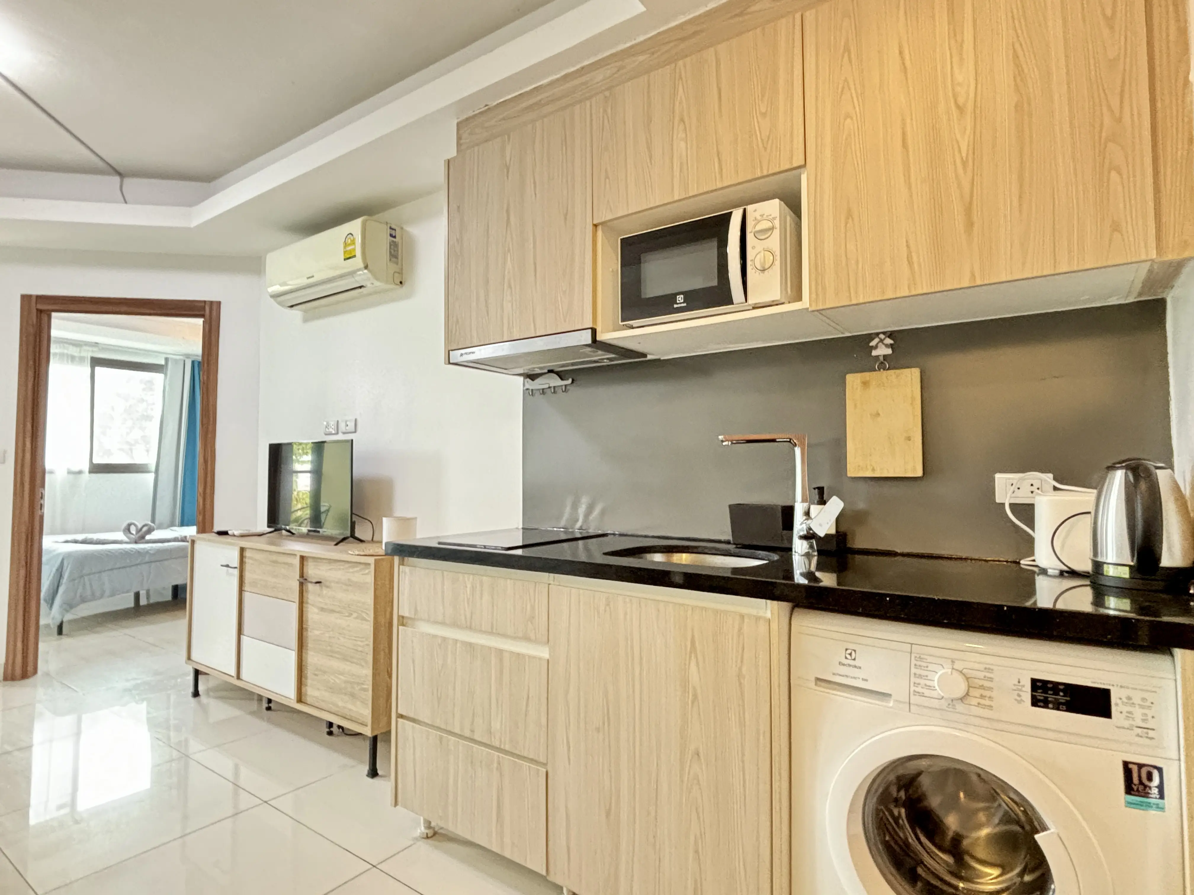 1 Bedroom  Size: 37 sq m  View: Garden View Condo in Pattaya for sale 