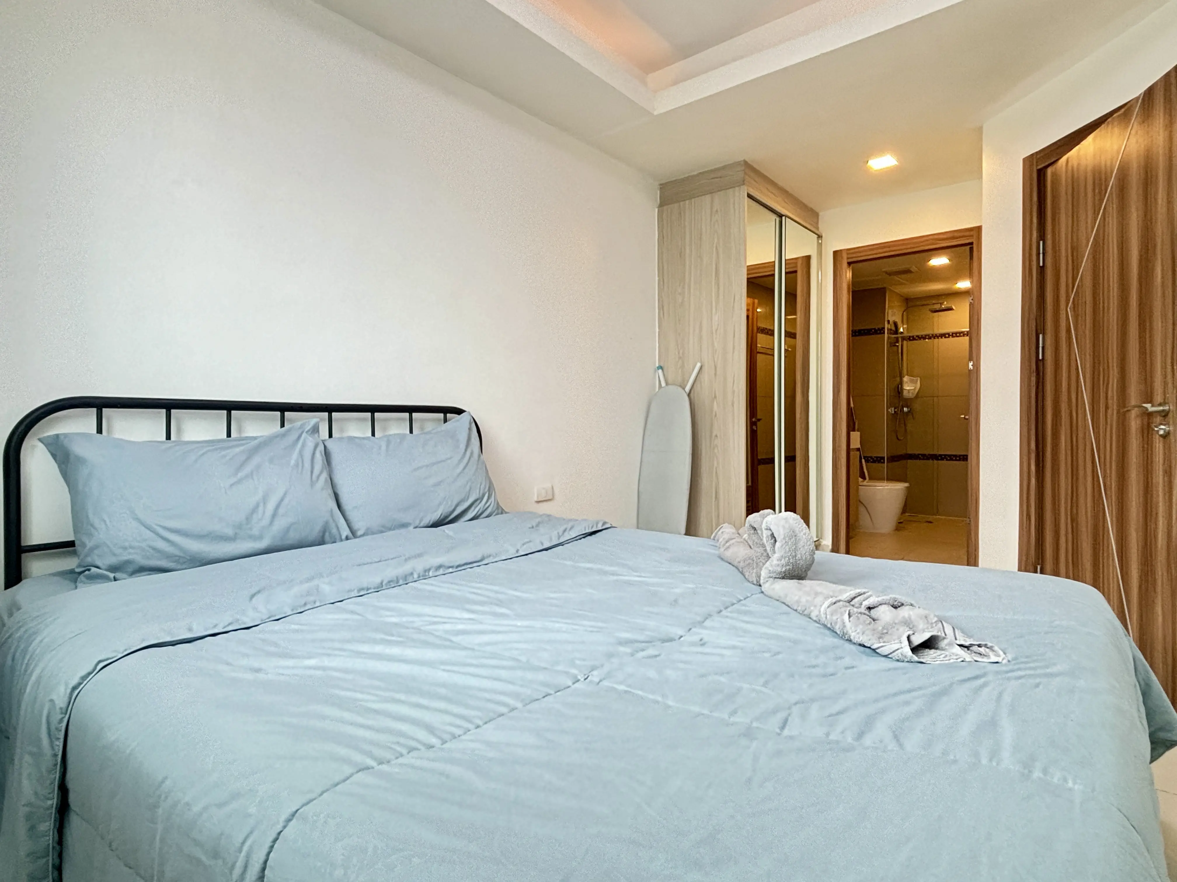 1 Bedroom  Size: 37 sq m  View: Garden View Condo in Pattaya for sale bedroom