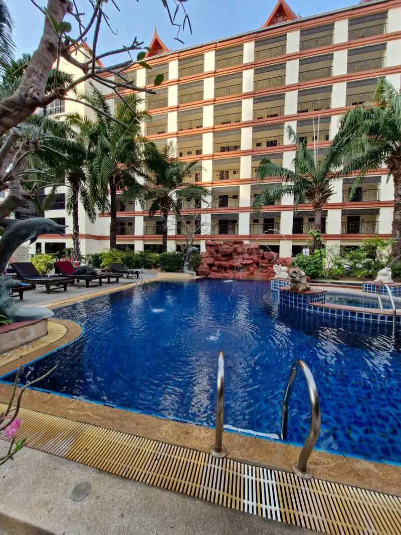 Nova Mirage Wongamat for sale a low-rise condominium in the heart of Pattaya, with a variety of room types ranging from studio to 1 bedroom units
