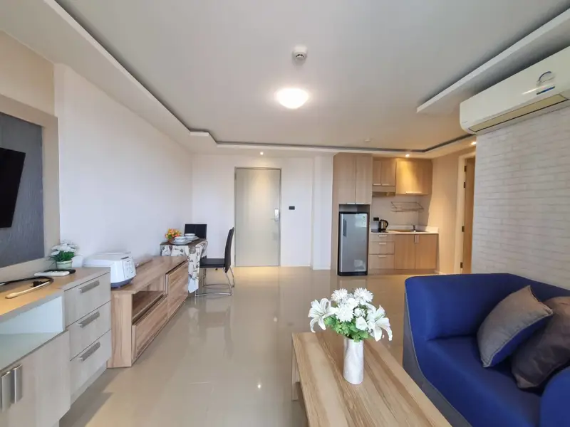 1 bed Condo 8th floor Estanan Condo at Pattaya, Chonburi has the following facilities: Swimming pool, Gym, Security, Car park and Concierge.