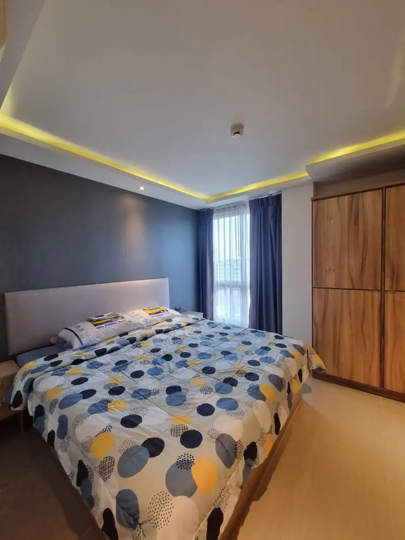 1 bed Condo 8th floor Estanan Condo at Pattaya, Chonburi has the following facilities: Swimming pool, Gym, Security, Car park and Concierge.