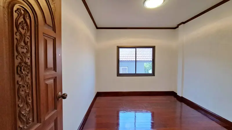 Two-story house in Trakulthong Village, Sriracha 5 Bed for sale