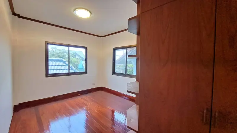 Two-story house in Trakulthong Village, Sriracha 5 Bed for sale