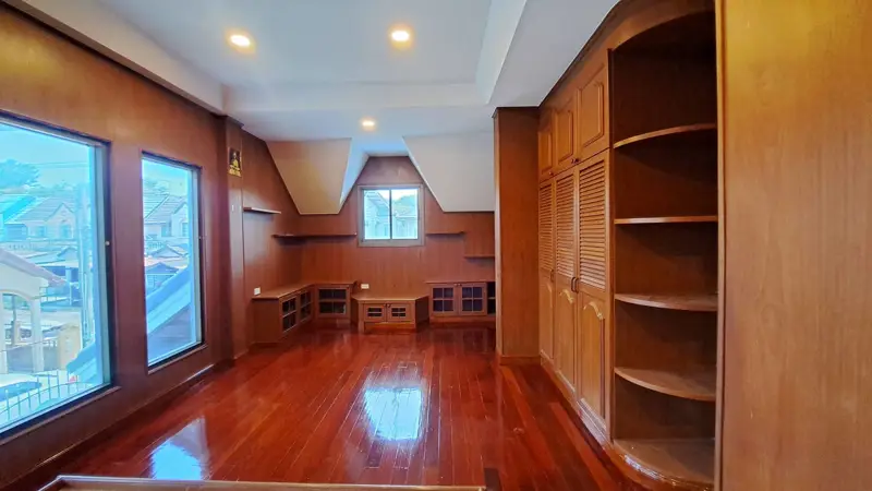 Two-story house in Trakulthong Village, Sriracha 5 Bed for sale