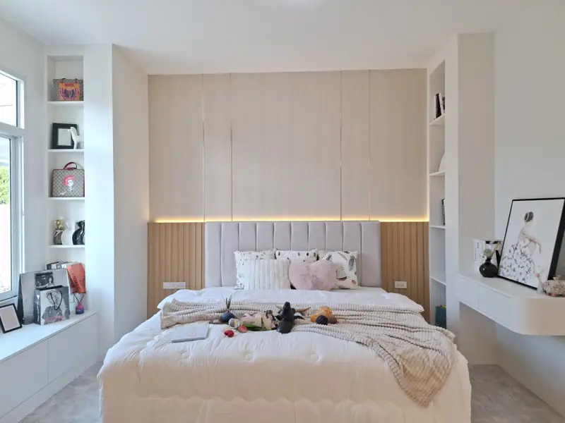 Maneeya Village, Chaiyaphruek 2 -3 Bedroom for rent