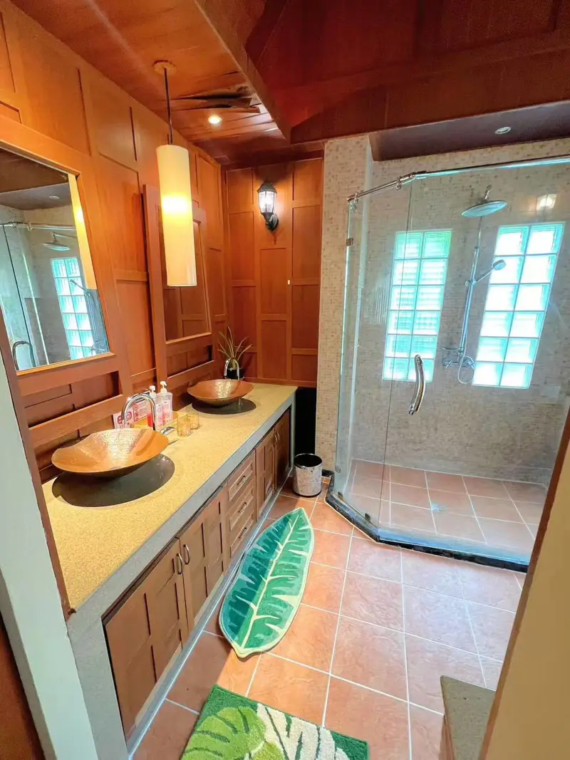 Pool villa Darawadee Village N Jomtien 4 Bedroom 5 bathroom  Fully furnished  ready to move in  internet provided  Walking distance to the beach  Including cleaning swimming pool