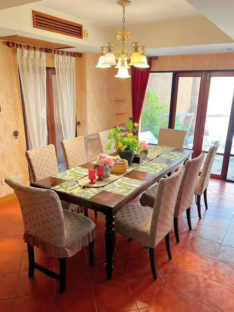 Pool villa Darawadee Village N Jomtien 4 Bedroom 5 bathroom  Fully furnished  ready to move in  internet provided  Walking distance to the beach  Including cleaning swimming pool