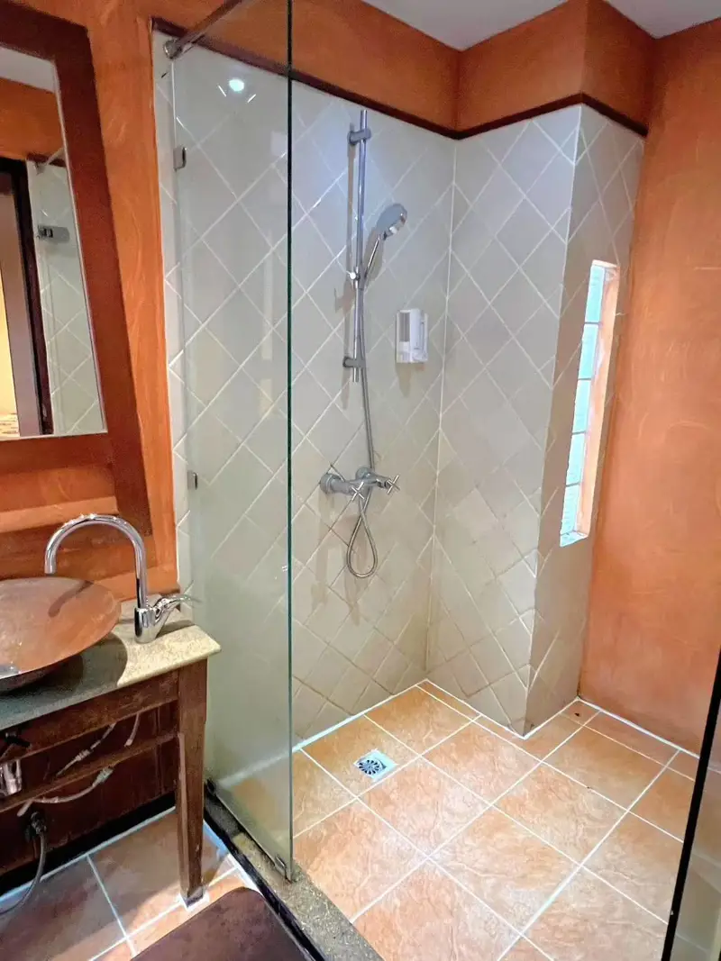 Pool villa Darawadee Village N Jomtien 4 Bedroom 5 bathroom  Fully furnished  ready to move in  internet provided  Walking distance to the beach  Including cleaning swimming pool