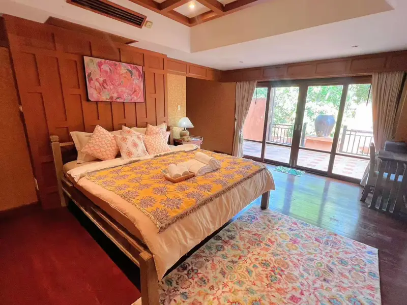Pool villa Darawadee Village N Jomtien 4 Bedroom 5 bathroom  Fully furnished  ready to move in  internet provided  Walking distance to the beach  Including cleaning swimming pool