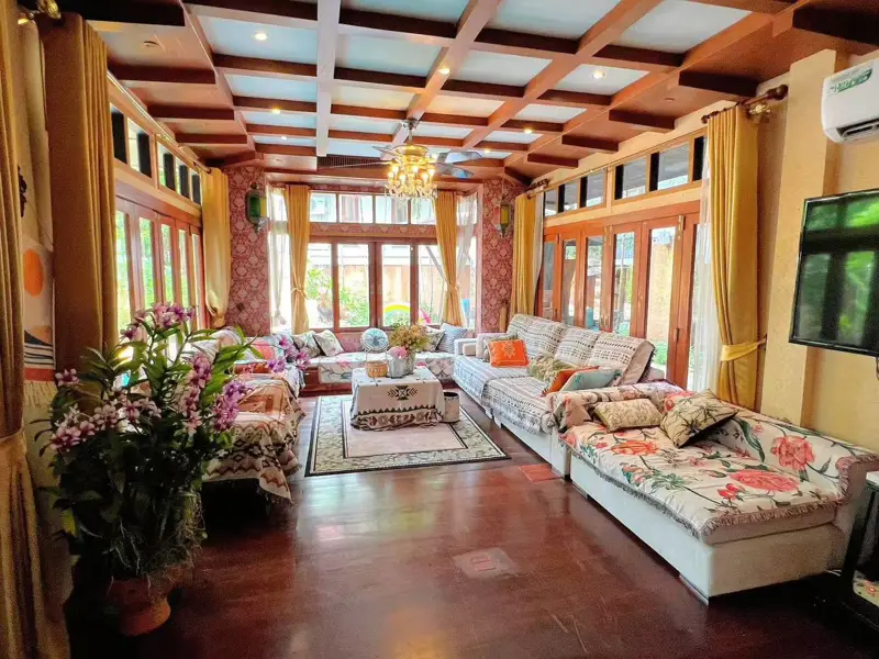 Pool villa Darawadee Village, Na Jomtien 4 Bedroom for rent