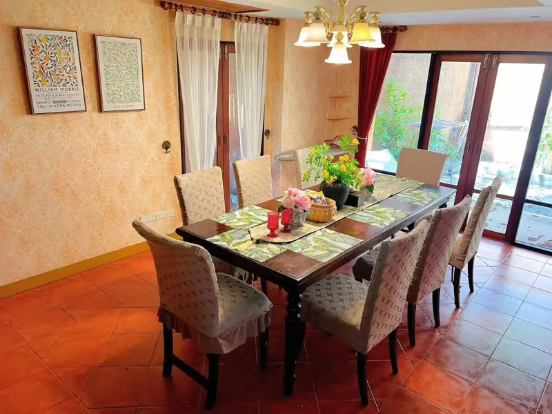 Pool villa Darawadee Village N Jomtien 4 Bedroom 5 bathroom  Fully furnished  ready to move in  internet provided  Walking distance to the beach  Including cleaning swimming pool