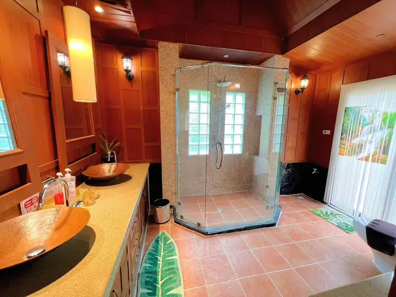 Pool villa Darawadee Village N Jomtien 4 Bedroom 5 bathroom  Fully furnished  ready to move in  internet provided  Walking distance to the beach  Including cleaning swimming pool