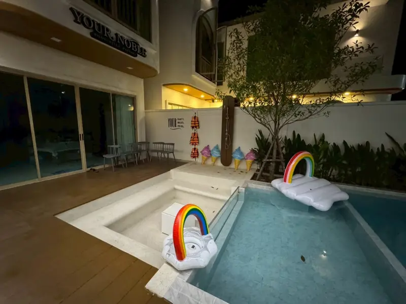 Pool villa located on Jomtien 2nd Road.5 Bedroom for sale