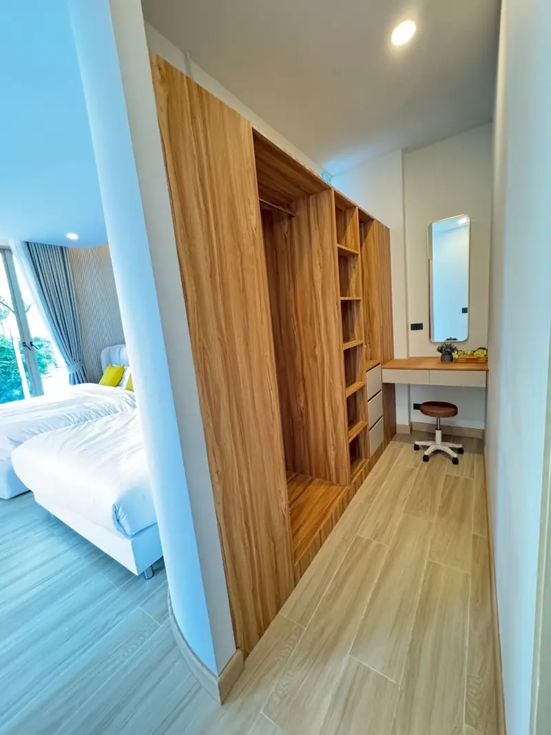 Pool villa located on Jomtien 2nd Road.5 Bedroom for sale