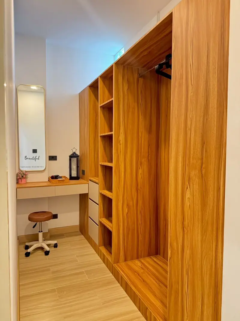 Pool villa located on Jomtien 2nd Road.5 Bedroom for sale