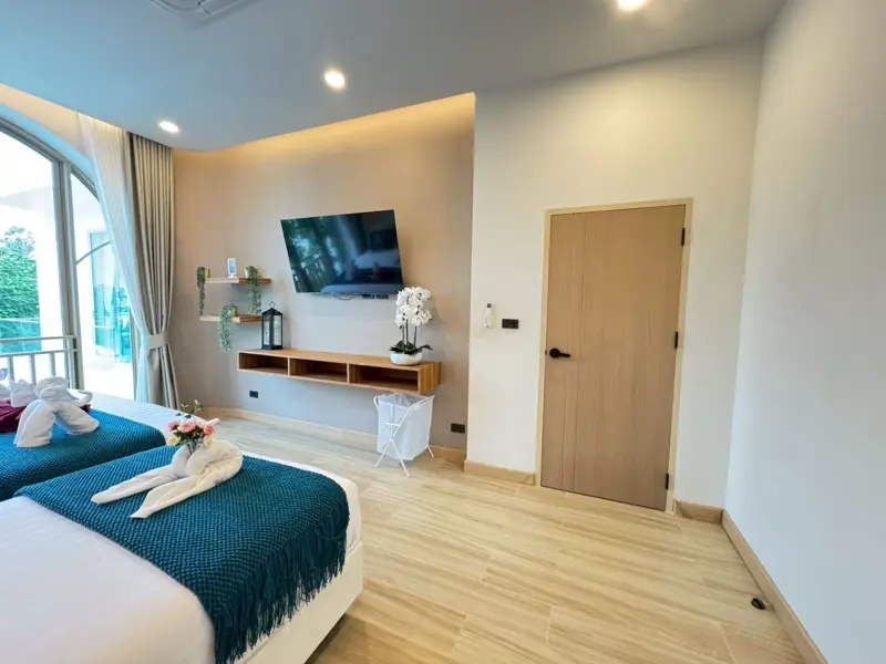 Pool villa located on Jomtien 2nd Road.5 Bedroom for sale