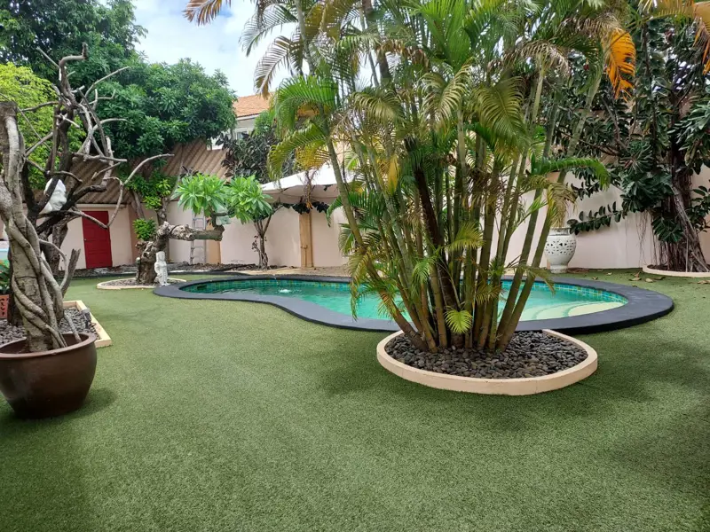 Pool Villa in Nakluea  4 all en suite bedrooms (one of them on the ground floor), a separate kitchen, a private pool – all in excellent condition. Double car port.  Partly furnished – negotiable.