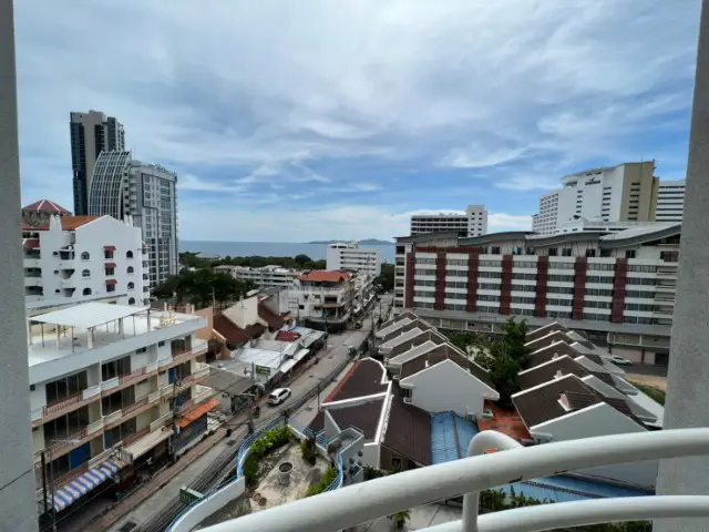 Peak Condo 2 Bedroom Pratumnak Hill with swimming pool, gym, car parking, and 24H security system prime location with easy access to  Bali Hai Pier Pattaya, Cozy Beach, Big Buddha Temple