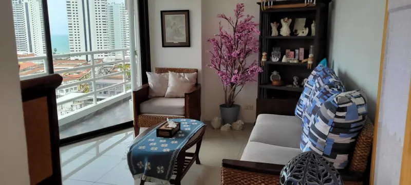 View Talay 2A Jomtien 3 bedroom condo for sale  500 meters to Jomtien Beach with sea view. 