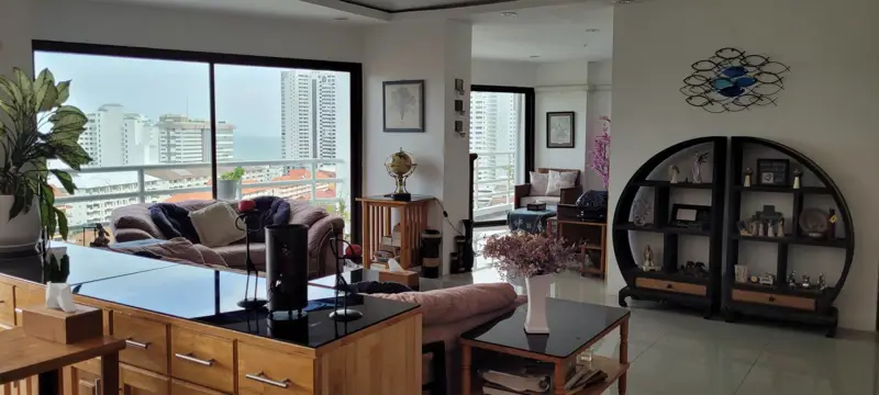 View Talay 2A Jomtien 3 bedroom condo for sale  500 meters to Jomtien Beach with sea view. 