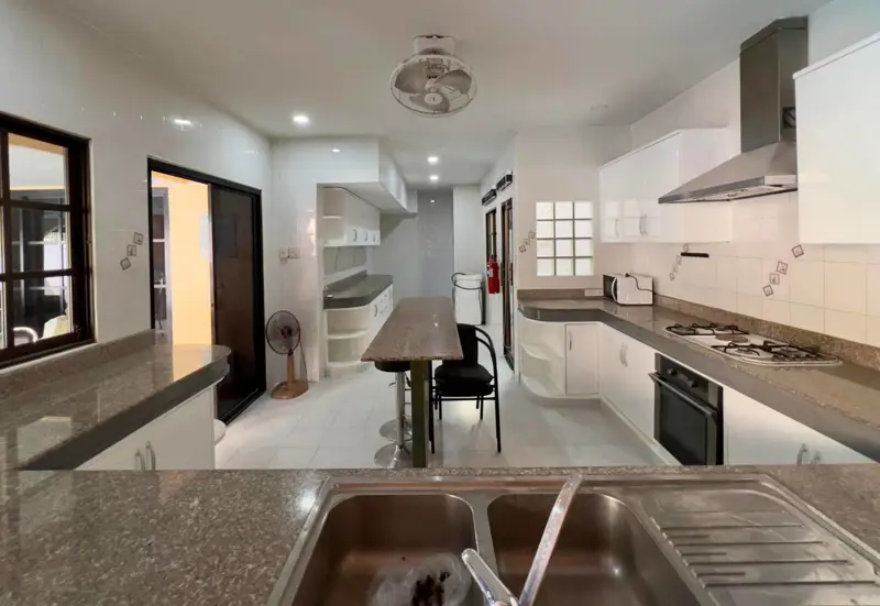  House at Soi Bongkot, Pattaya 12 Bedroom for sale