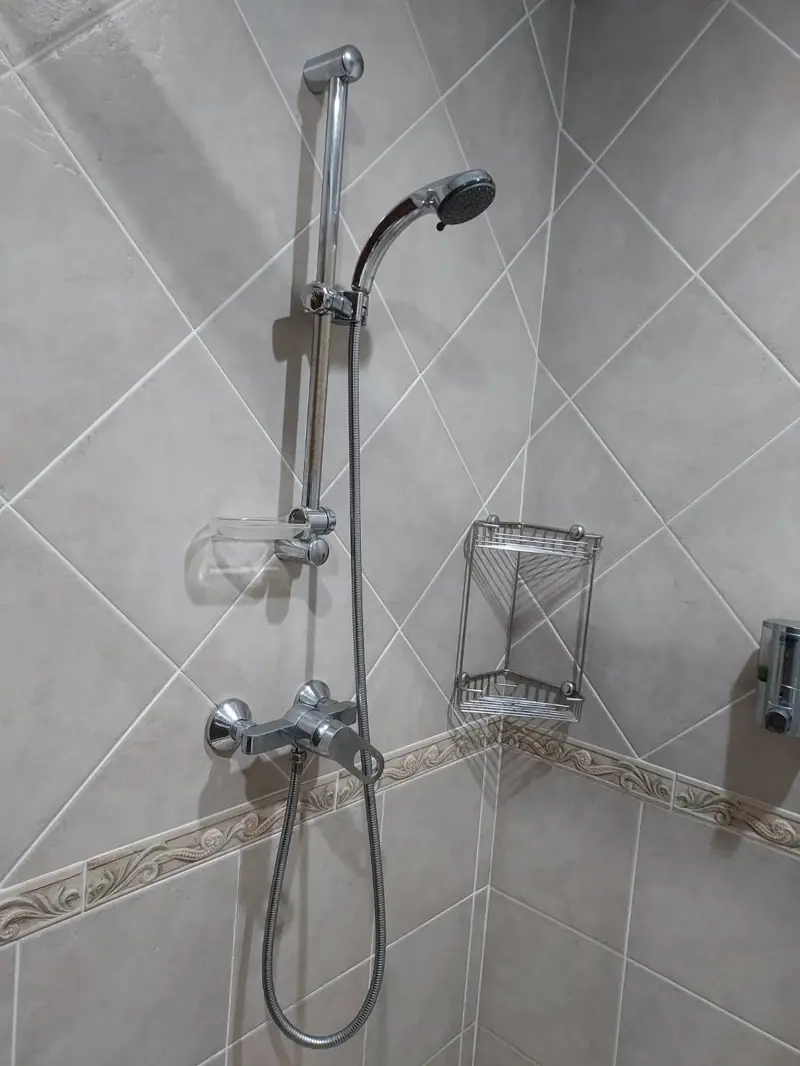 2 bed Condo in Jomtien with following facilities: Swimming pool, Gym, Security and Car park.