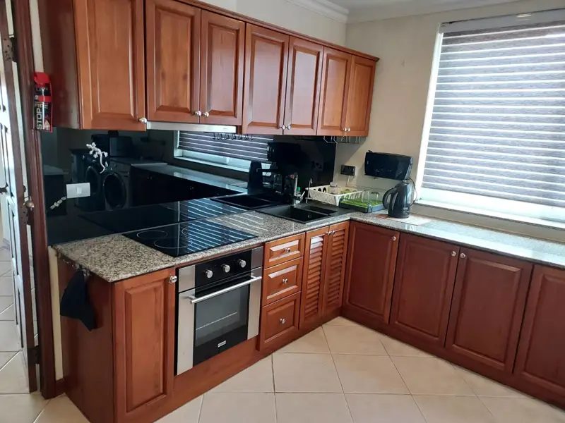 2 bed Condo in Jomtien with following facilities: Swimming pool, Gym, Security and Car park.